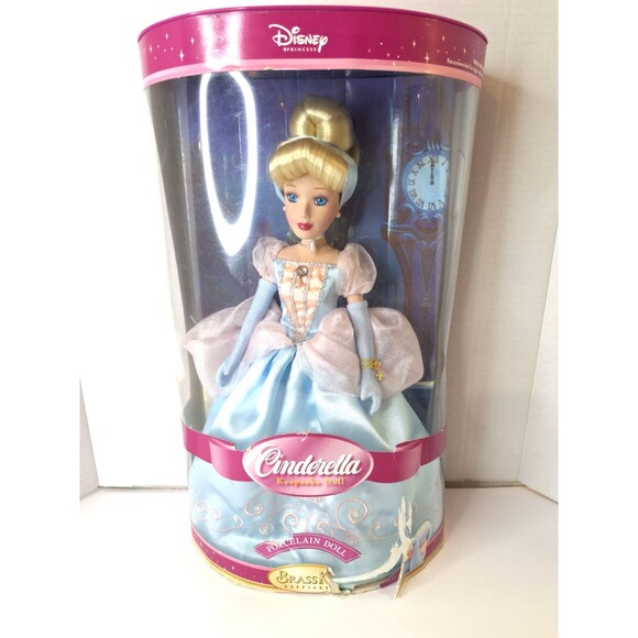 DISNEY BRASS KEY CINDERELLA W/ SLIPPER PORCELAIN KEEPSAKE DOLL NIB 16" 2004 - Picture 2 of 10